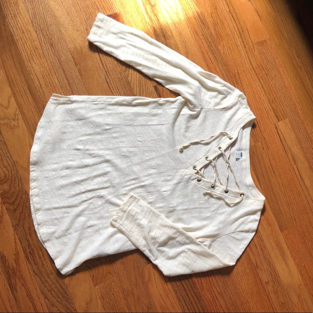 Long sleeve creme v neck